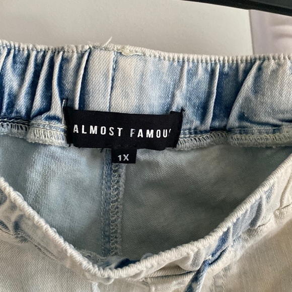 Woman's plus size jeans - Picture 5 of 5